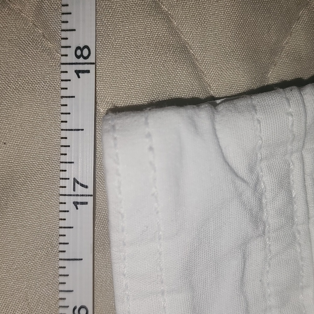 AE Snappy Stretch Low-Rise Baggy Flare Cargo 14 Short in White - Picture 8 of 8